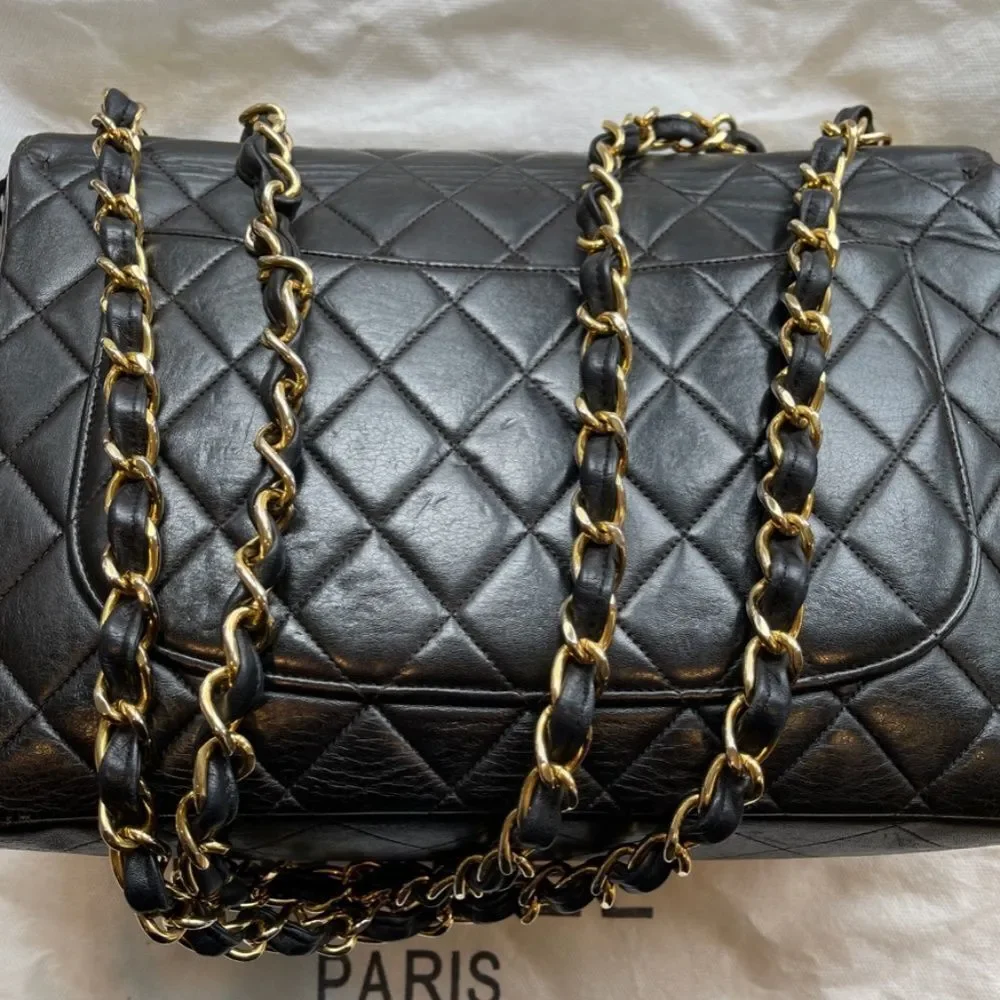 CHANEL vintage jumbo shoulder bag